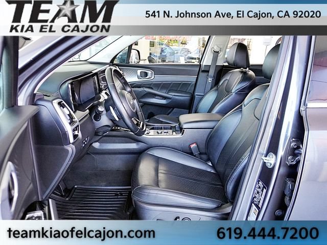 Certified 2022 Kia Sorento SX w/ Panoramic Sunroof Package AWD/4WD image 15