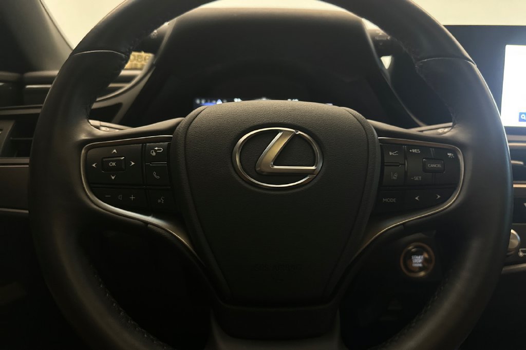 Used 2025 Lexus ES 350 w/ Accessory Package (Z1) FWD image 22