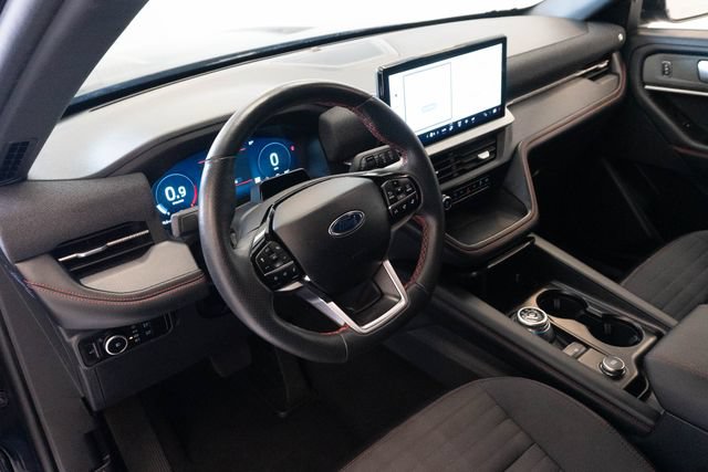 Used 2025 Ford Explorer ST-Line AWD/4WD image 4