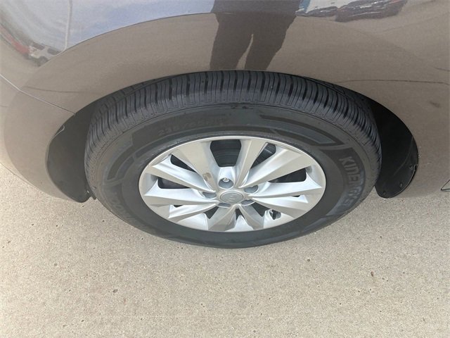 Used 2018 Kia Sedona LX image 10