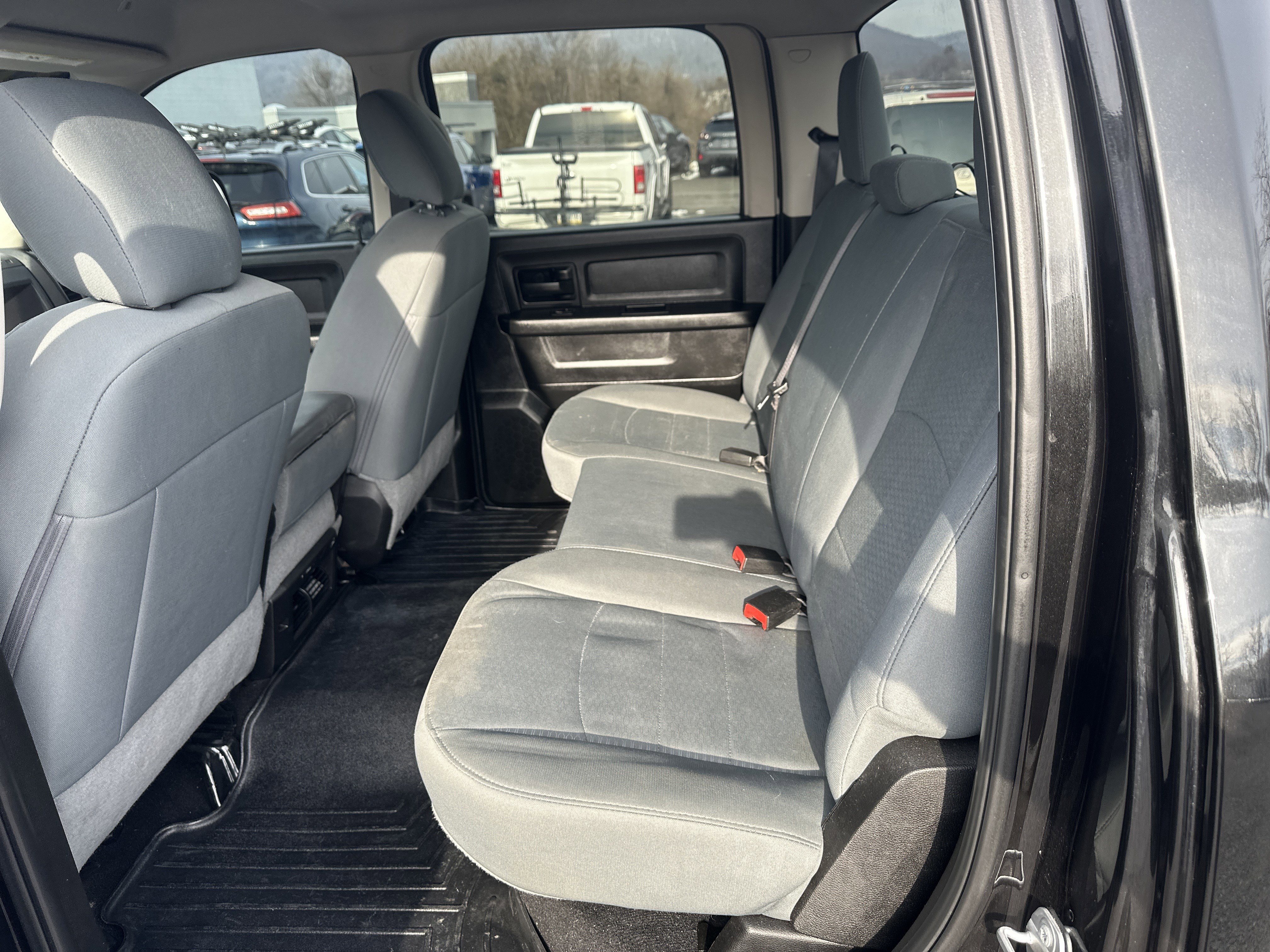 Used 2018 RAM 2500 Tradesman w/ Chrome Appearance Group image 13