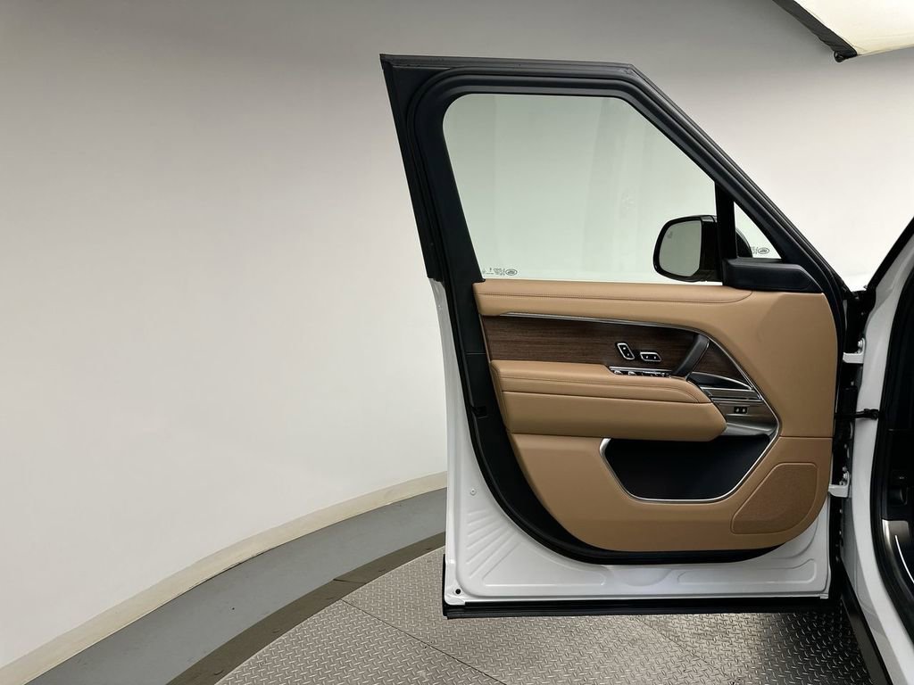New 2026 Land Rover Range Rover SE AWD/4WD image 9