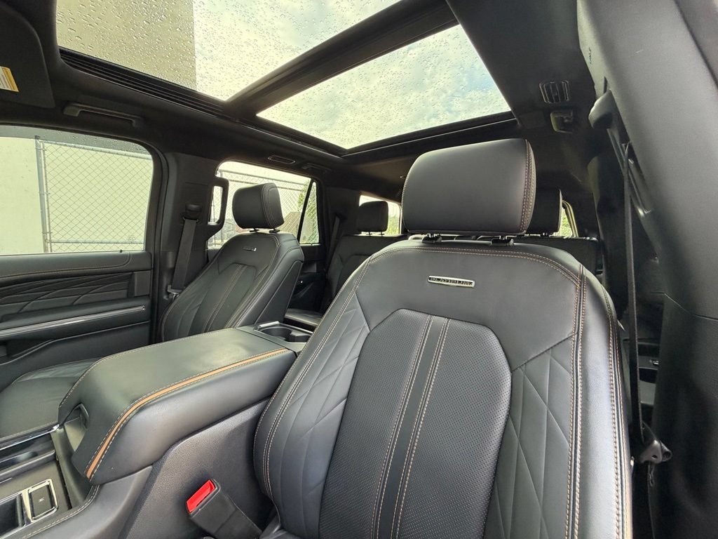 Used 2024 Ford Expedition Platinum RWD image 13