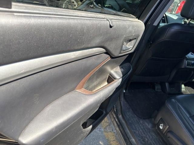 Used 2016 Toyota Highlander XLE image 18