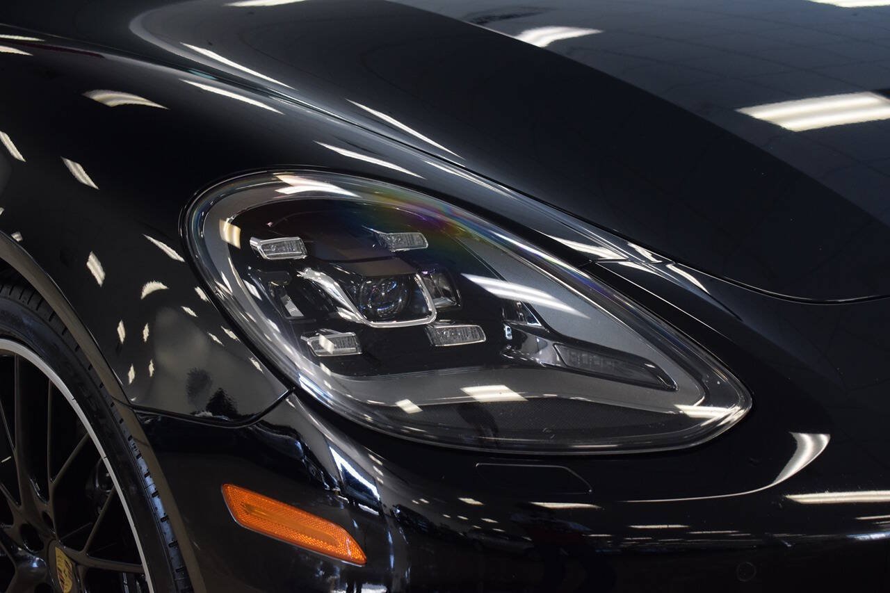 Used 2018 Porsche Panamera 4 AWD/4WD image 9