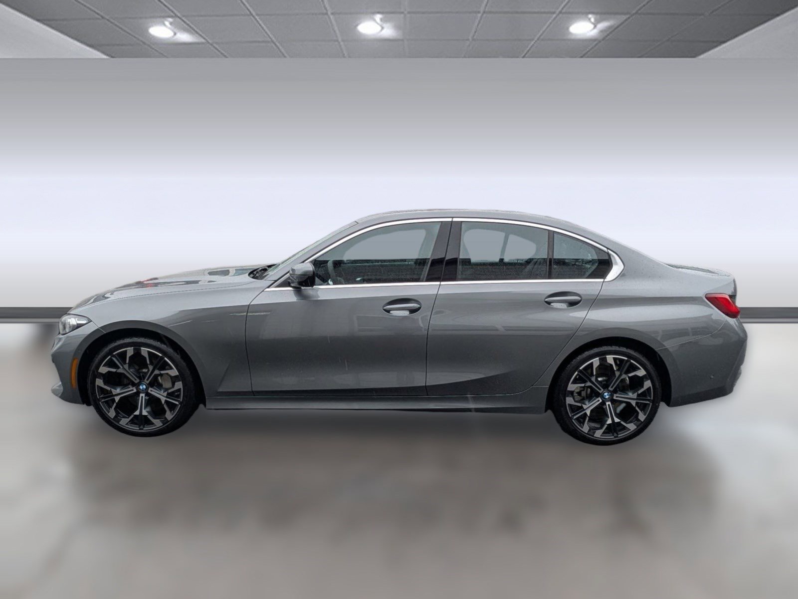 Used 2025 BMW 330i Sedan image 2