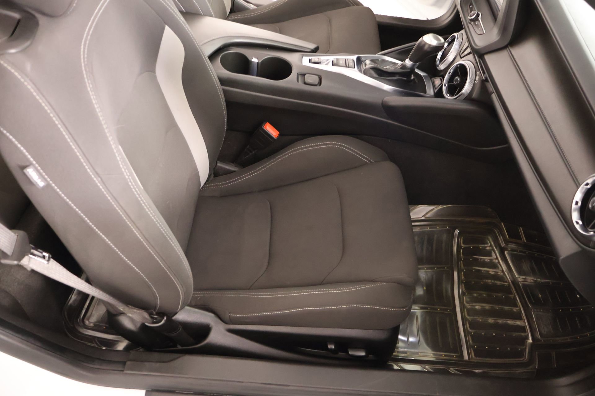 Used 2023 Chevrolet Camaro LT RWD image 12