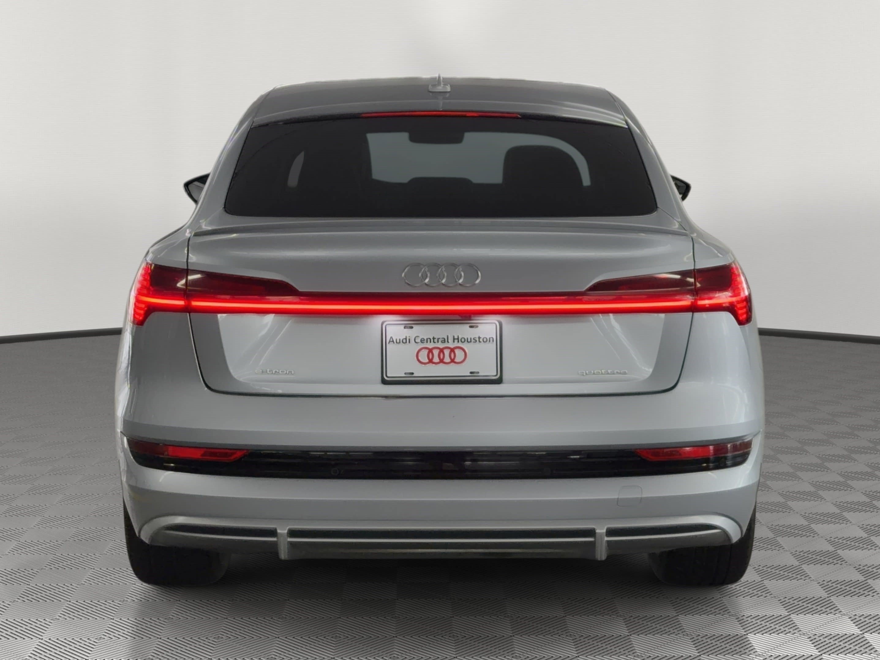 Certified 2023 Audi e-tron Premium Plus w/ Premium Plus Package AWD/4WD image 10
