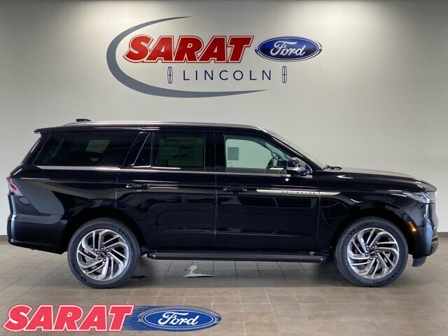 New 2026 Lincoln Navigator Premiere image 8