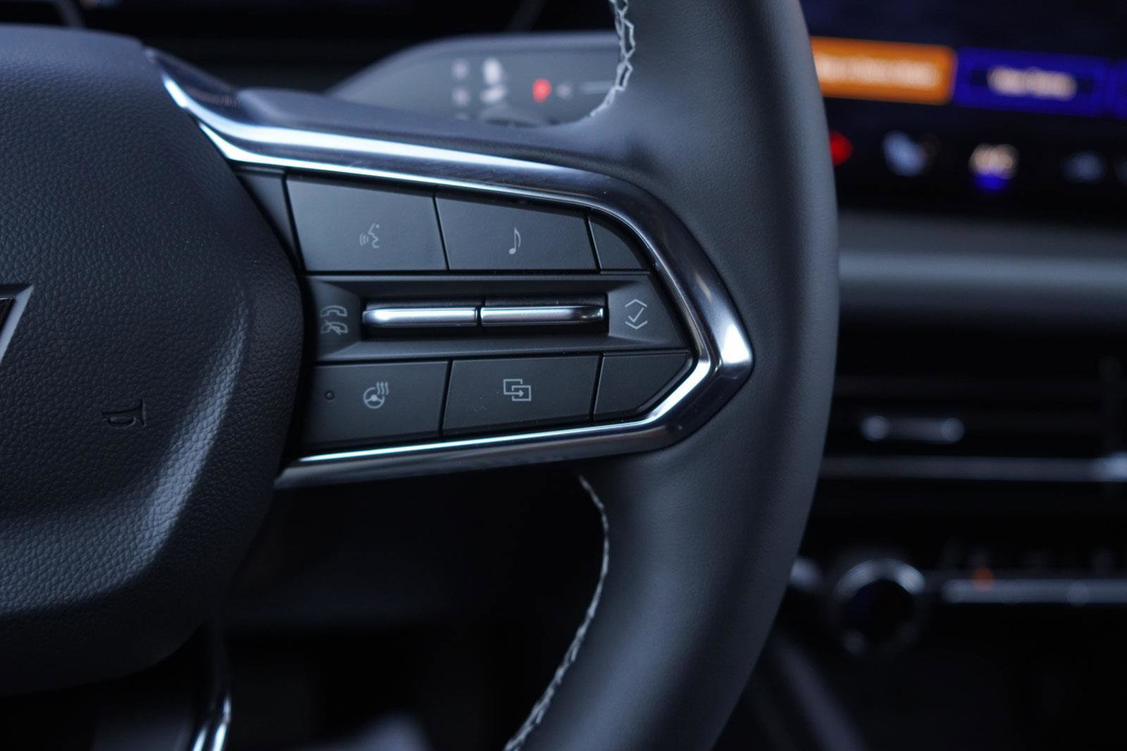 New 2025 Chevrolet Traverse LT w/ Enhanced Driving Package image 16