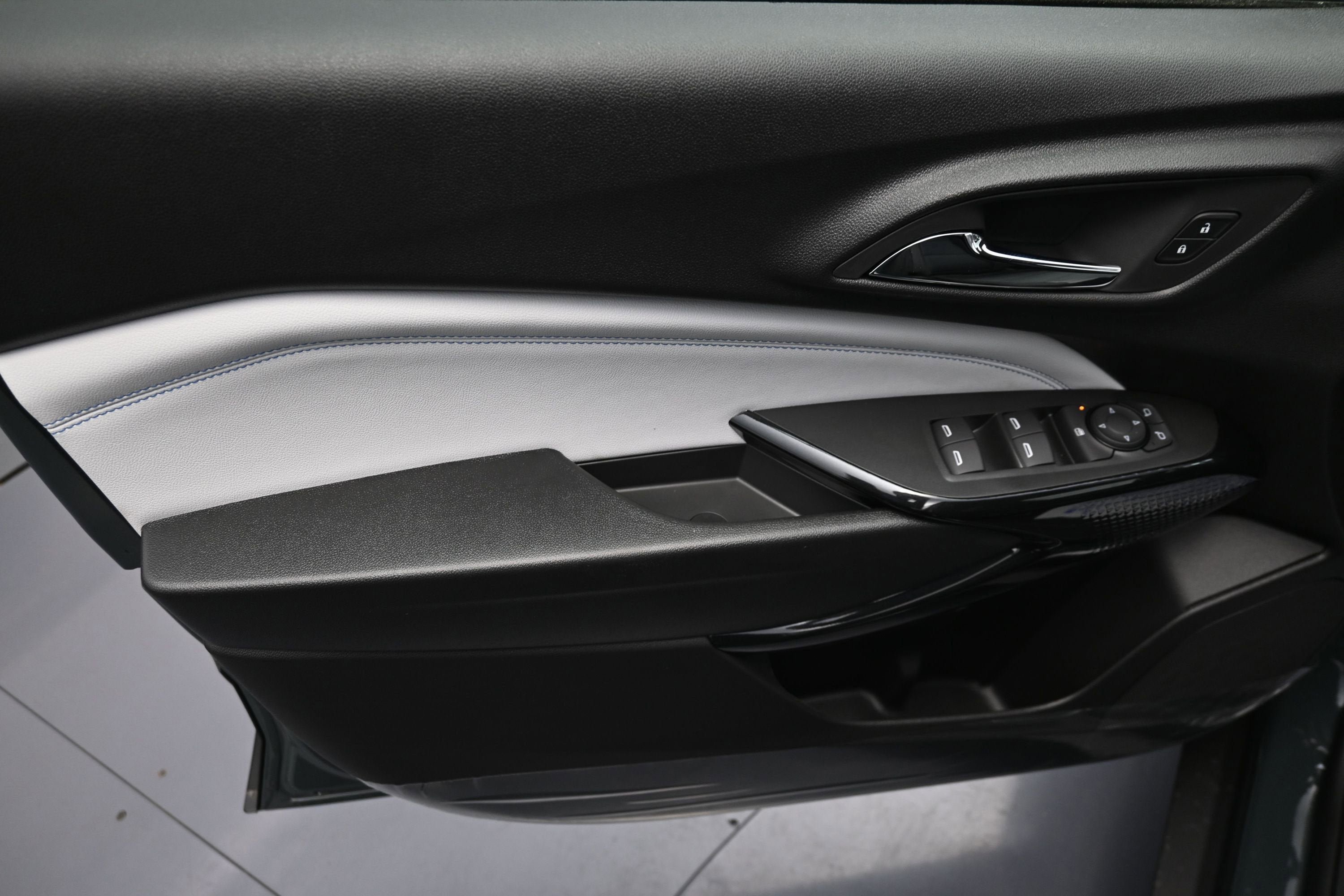 New 2026 Chevrolet Trax LT w/ Sunroof Package FWD image 23