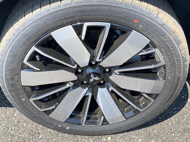 New 2025 Mitsubishi Outlander AWD image 6