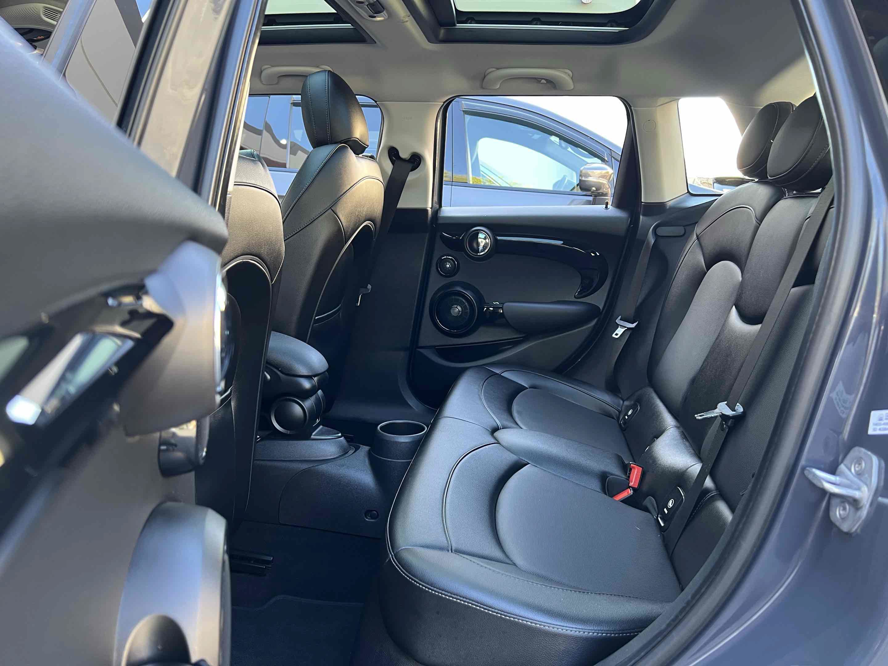 Used 2018 MINI Cooper S FWD image 5