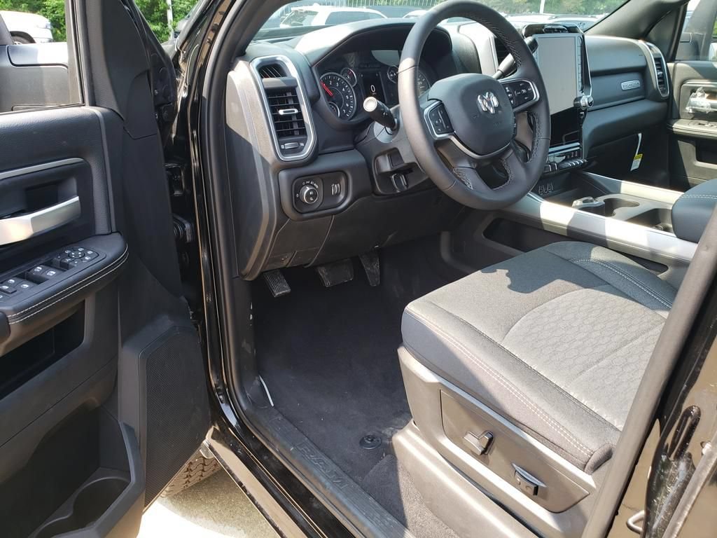 New 2026 RAM 2500 Big Horn AWD/4WD image 7