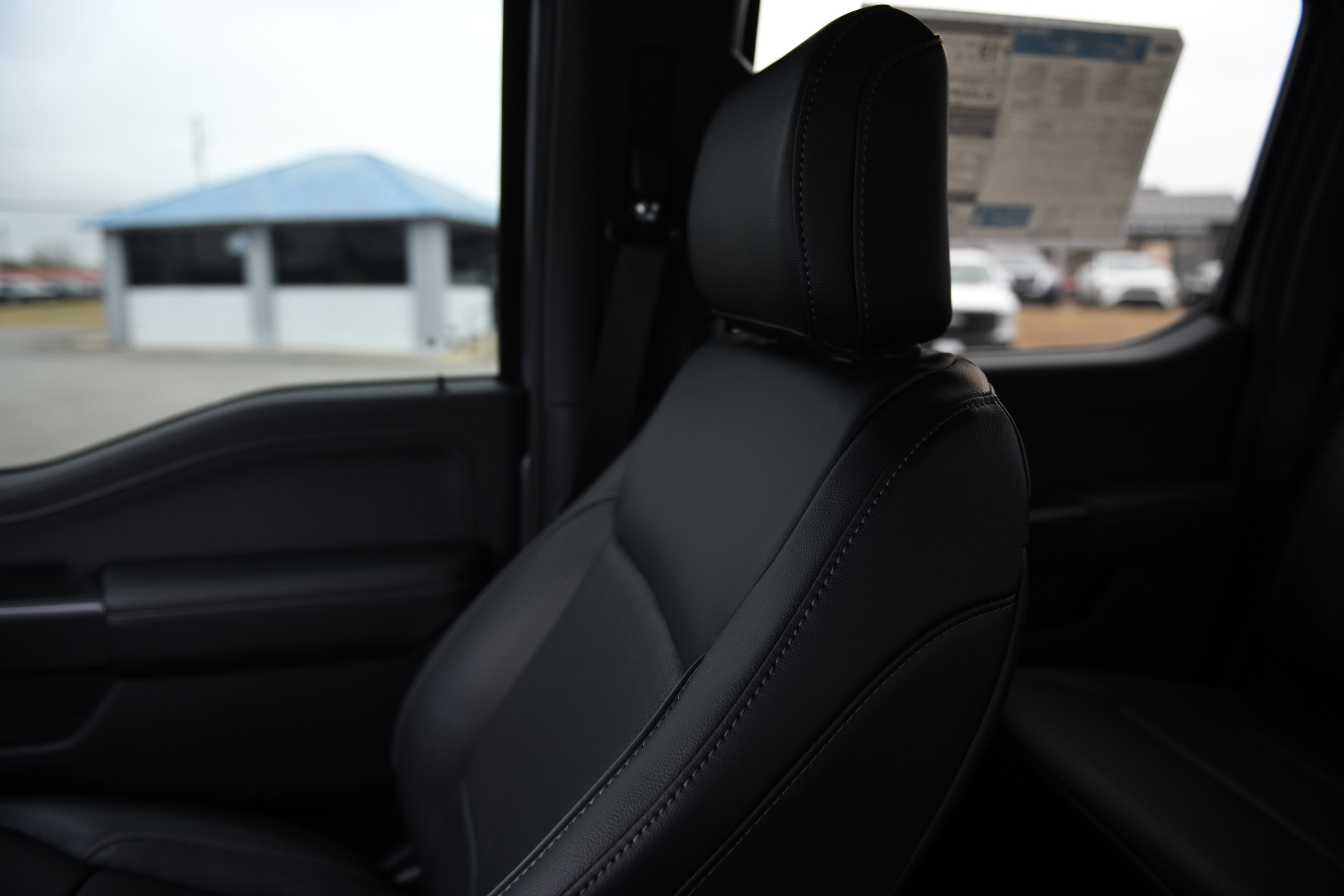 New 2026 Ford F150 Lariat w/ Equipment Group 501A Mid image 32