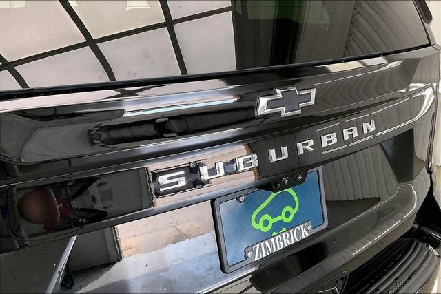 Certified 2025 Chevrolet Suburban High Country AWD/4WD image 9