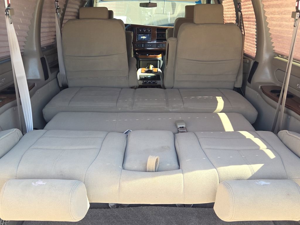 Used 2015 Chevrolet Express 2500 image 19