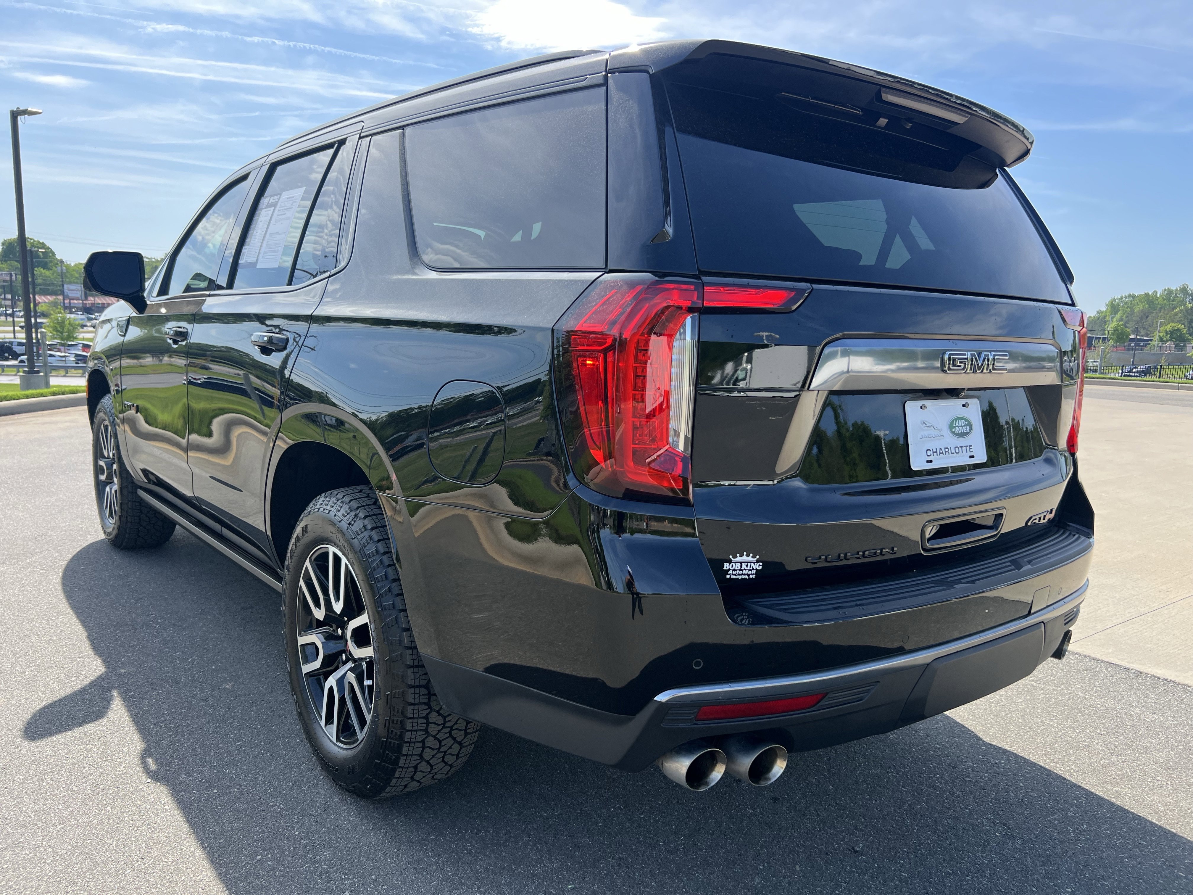 Used 2024 GMC Yukon AT4 w/ AT4 Premium Plus Package image 7