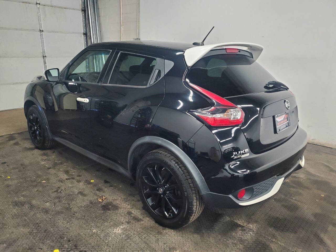 Used 2017 Nissan Juke SV image 5