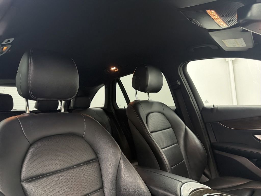 Used 2019 Mercedes-Benz GLC 300 4MATIC image 28