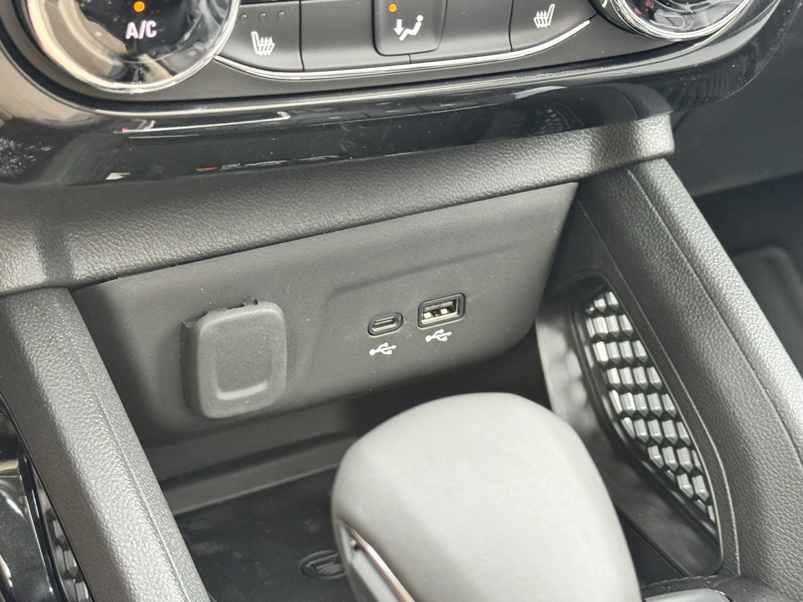 New 2026 Chevrolet TrailBlazer LT w/ Convenience Package FWD image 14
