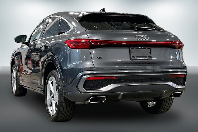 Used 2025 Audi Q5 Premium Plus w/ Premium Plus AWD/4WD image 12