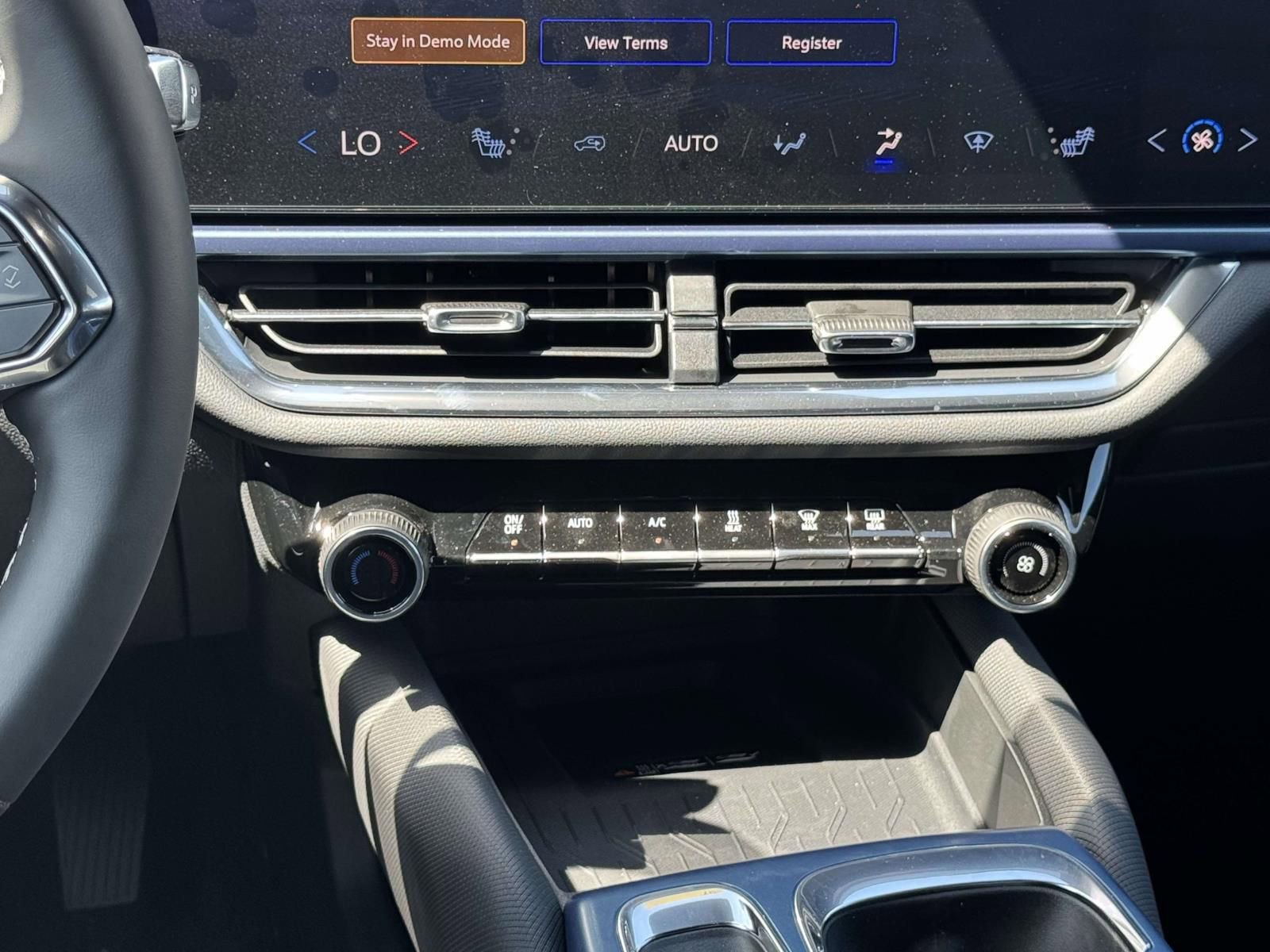 New 2026 Chevrolet Equinox EV LT w/ LPO, Blackout Package FWD image 11