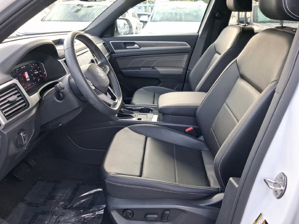 Used 2023 Volkswagen Atlas Cross Sport SE FWD image 17