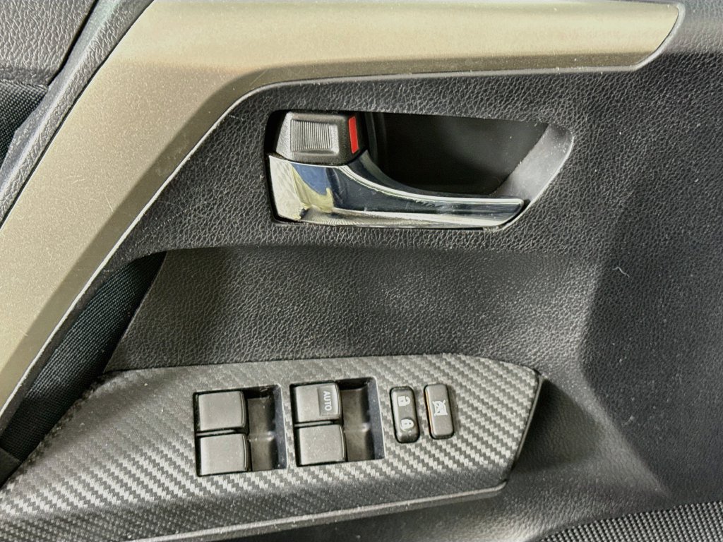 Used 2015 Toyota RAV4 XLE AWD/4WD image 23