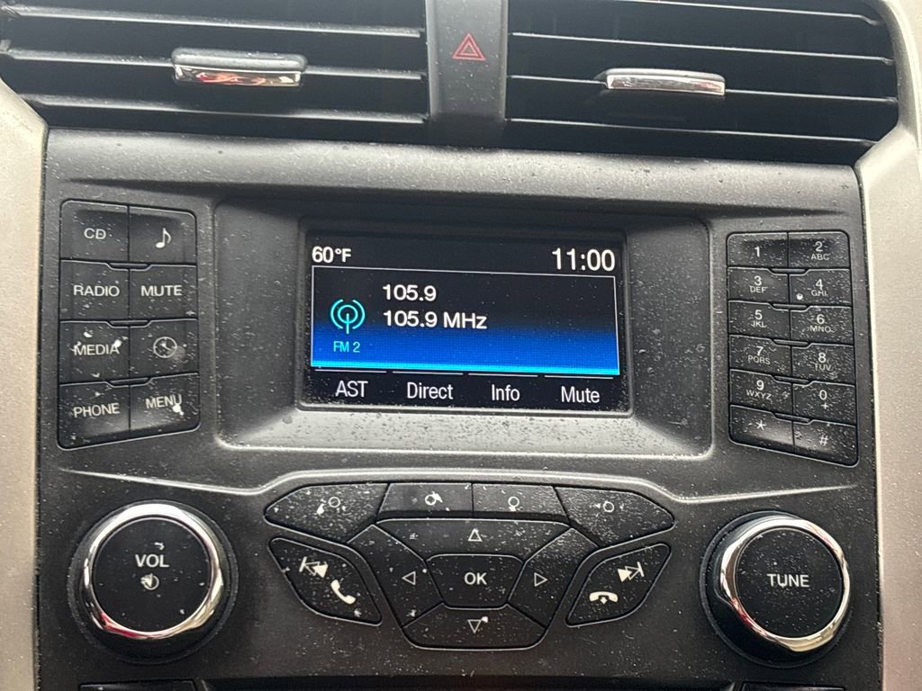 Used 2015 Ford Fusion SE FWD image 19