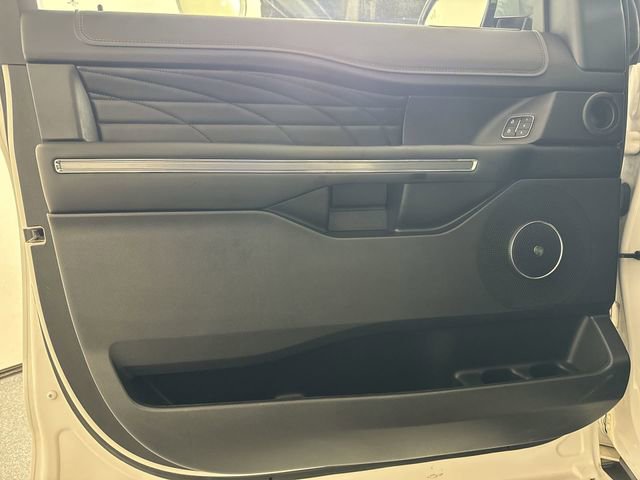 Used 2018 Ford Expedition Platinum image 19