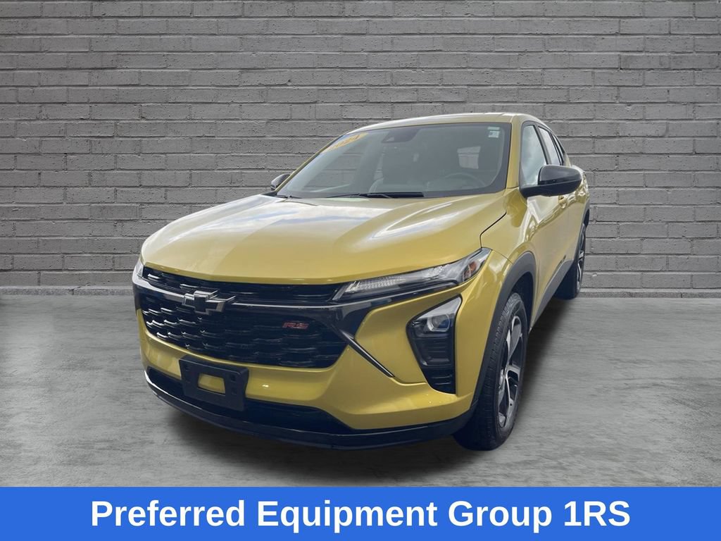 Used 2024 Chevrolet Trax RS w/ Driver Confidence Package FWD image 4