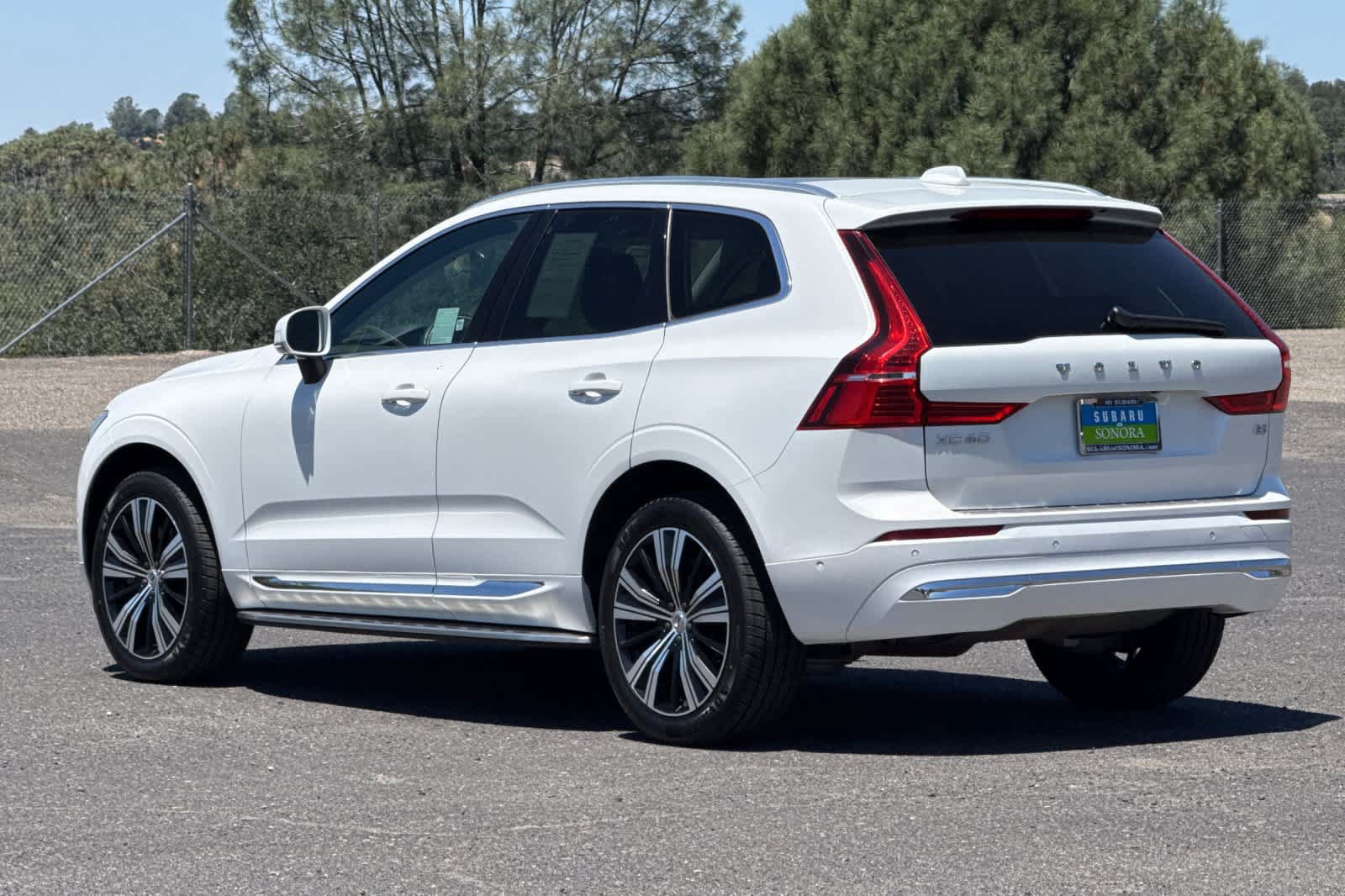 Used 2022 Volvo XC60 B5 Inscription w/ Advanced Package FWD image 5