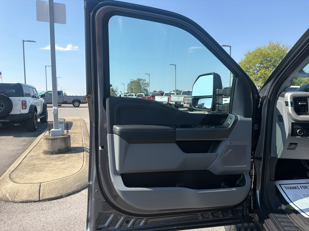 New 2027 Ford F250 XLT w/ XLT Premium Package AWD/4WD image 9