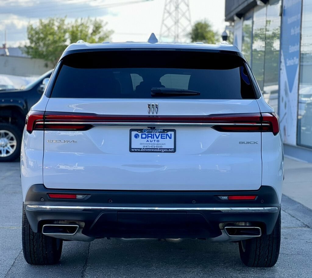 Used 2025 Buick Enclave Preferred FWD image 5
