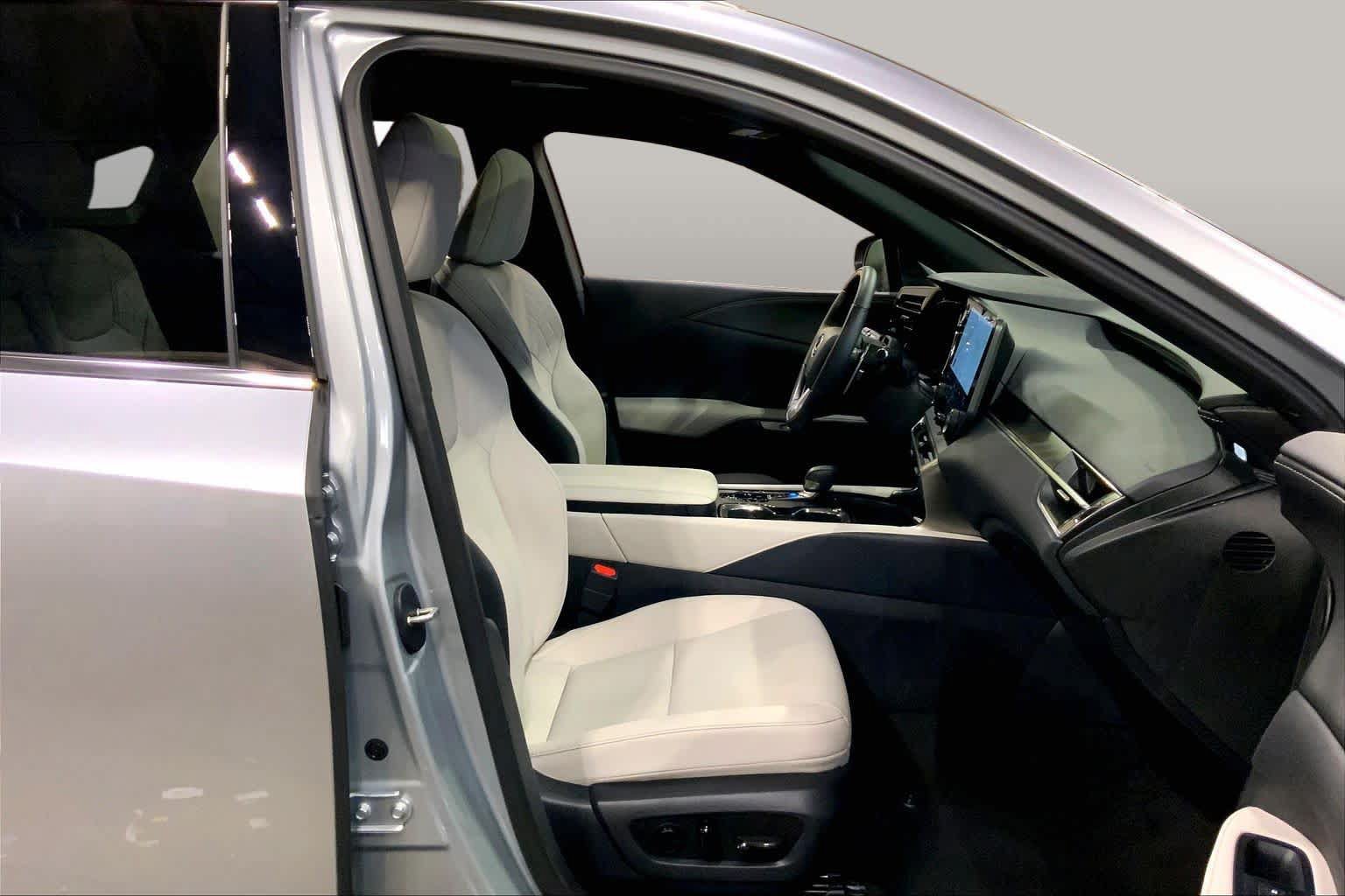 Used 2025 Lexus RX 350 Premium w/ Convenience Package AWD/4WD image 9