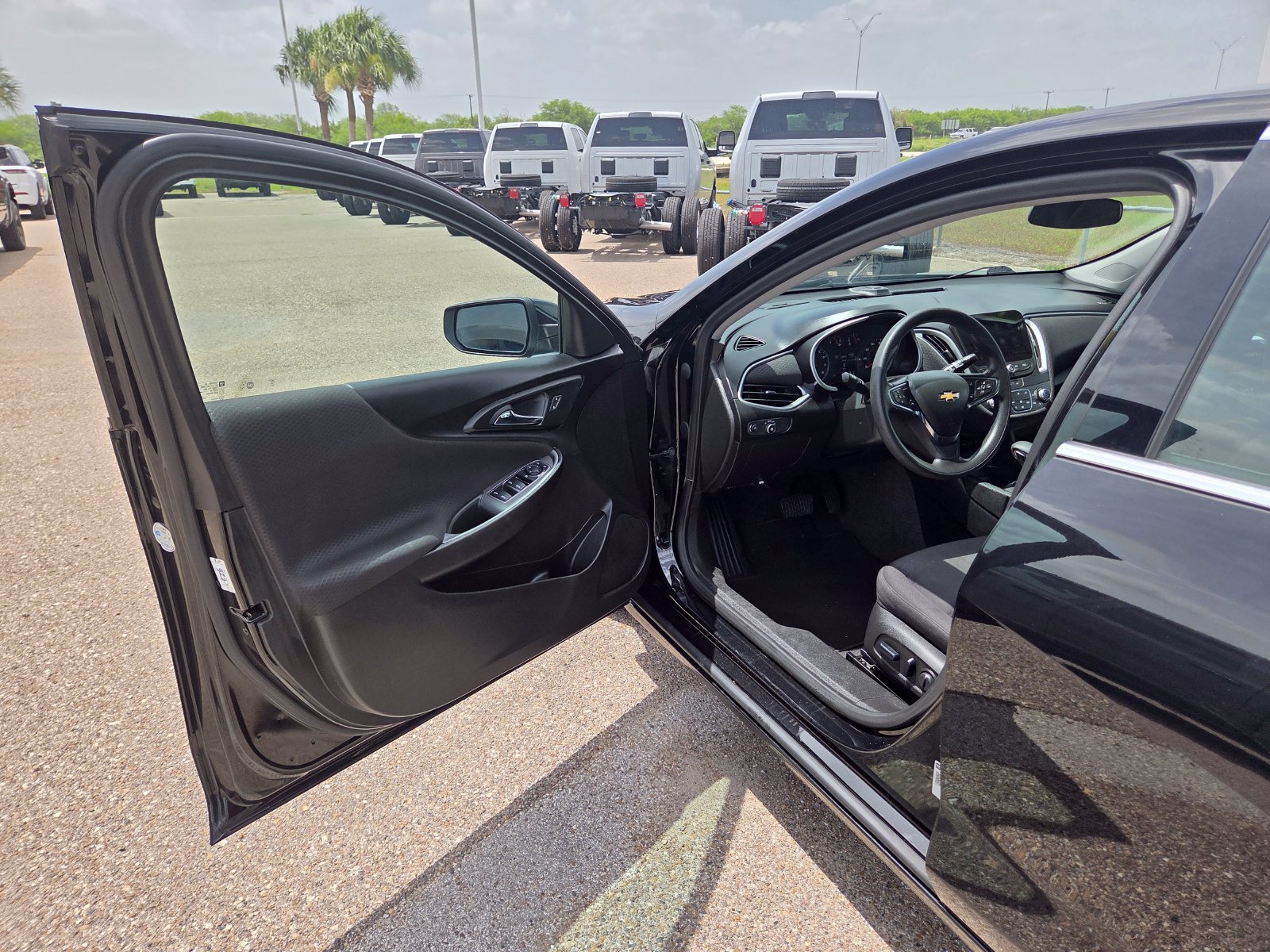 Used 2024 Chevrolet Malibu LT FWD image 12