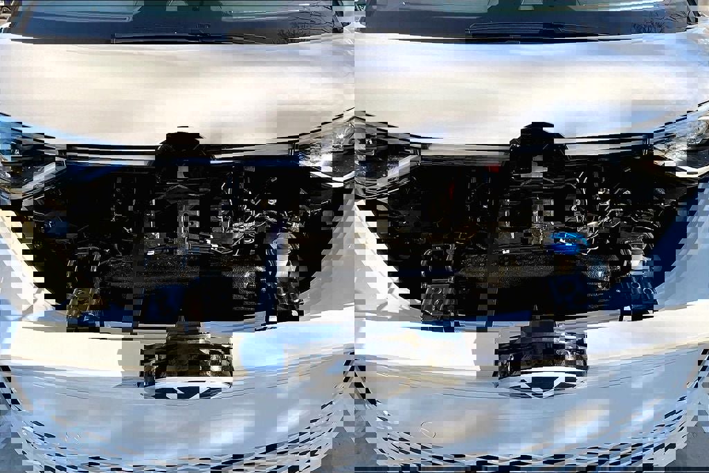 Certified 2025 Volkswagen ID. Buzz Pro S image 9