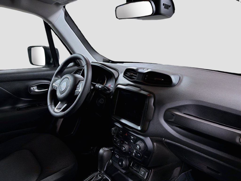 Used 2023 Jeep Renegade Latitude AWD/4WD image 28