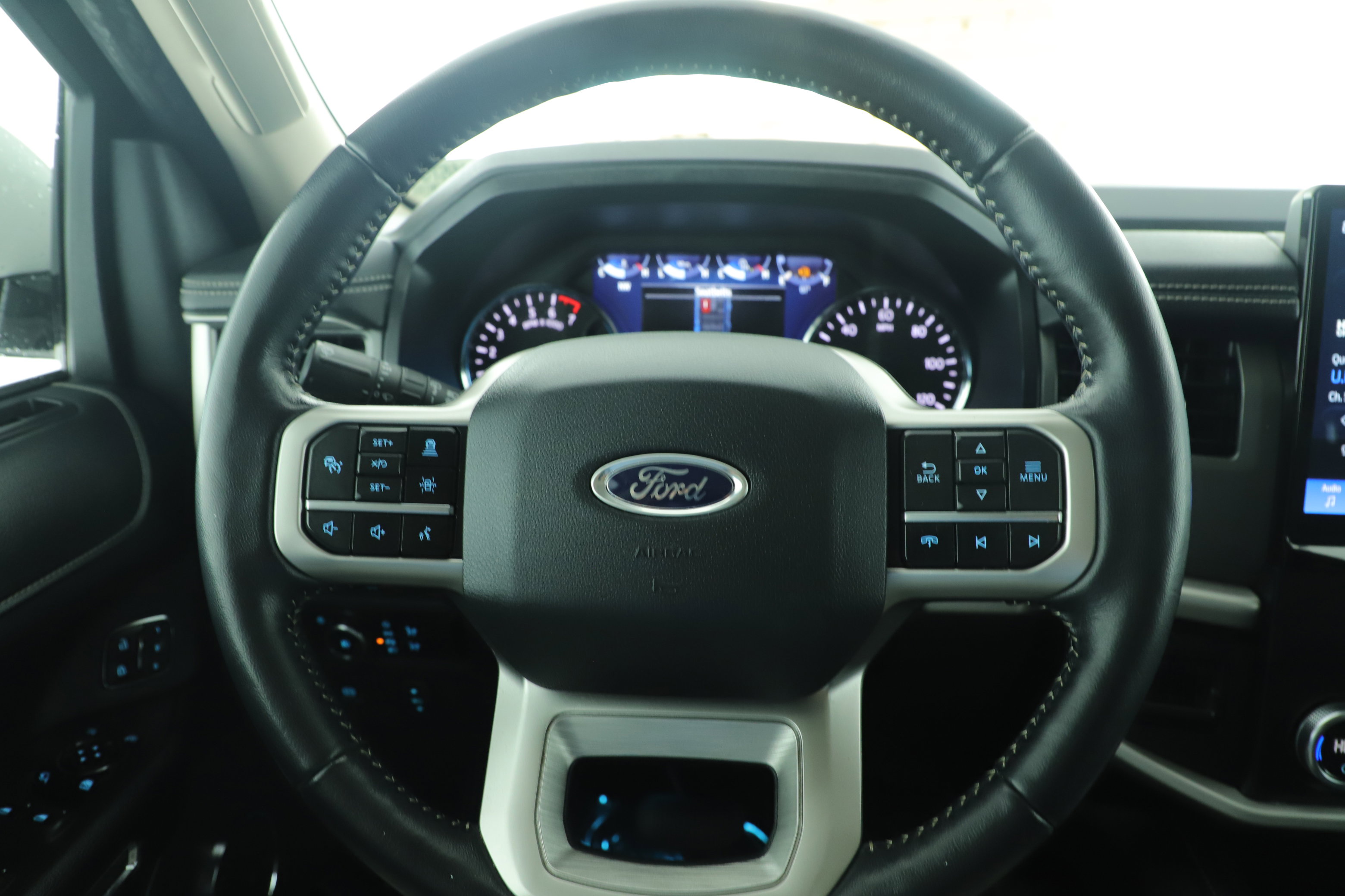 Used 2023 Ford Expedition Max XLT image 12