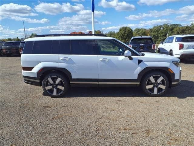 Used 2025 Hyundai Santa Fe Limited image 3