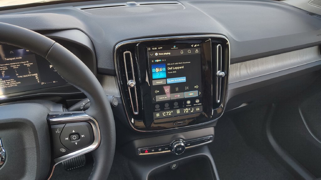 New 2026 Volvo XC40 B5 Plus w/ Climate Package AWD/4WD image 19
