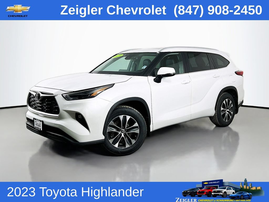Used 2023 Toyota Highlander XLE AWD/4WD image 1