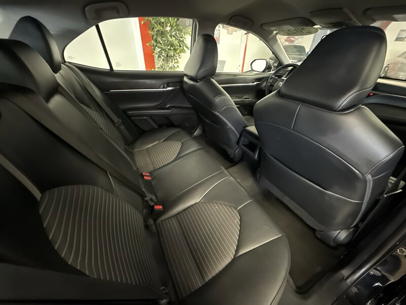 Used 2022 Toyota Camry SE FWD image 21