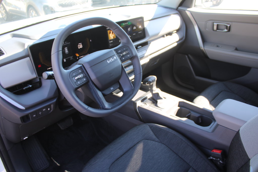 New 2027 Kia Seltos LX FWD image 21