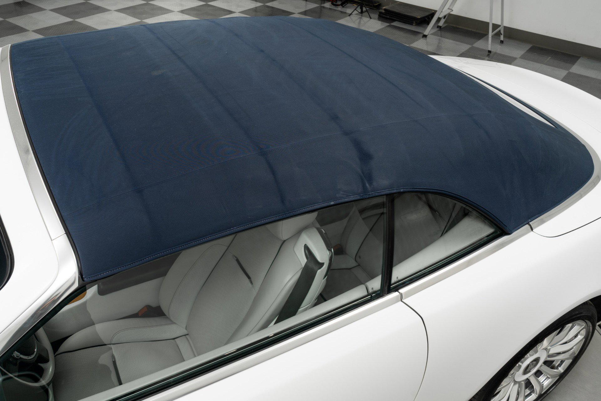 Used 2019 Rolls-Royce Dawn image 40