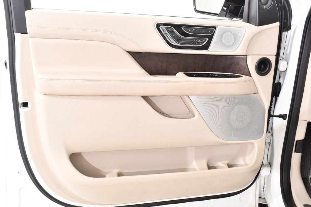 Used 2020 Lincoln Navigator Reserve w/ Luxury Package AWD/4WD image 24