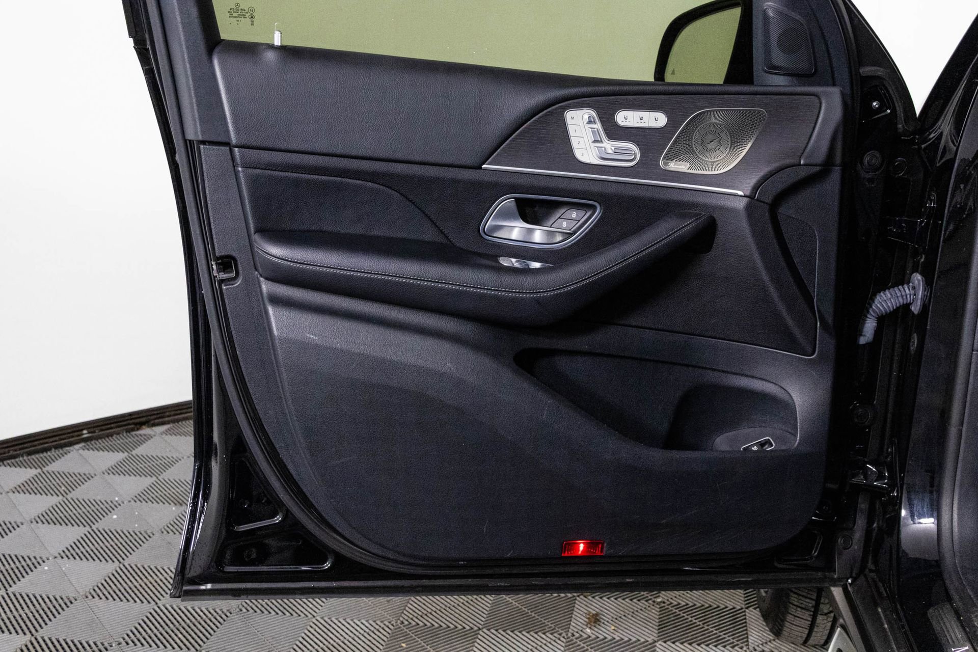 Used 2022 Mercedes-Benz GLS 450 4MATIC image 32