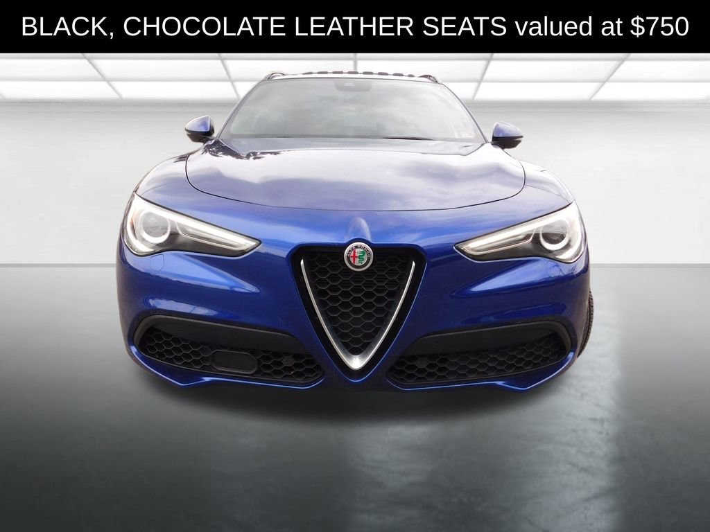 Used 2023 Alfa Romeo Stelvio Ti image 3