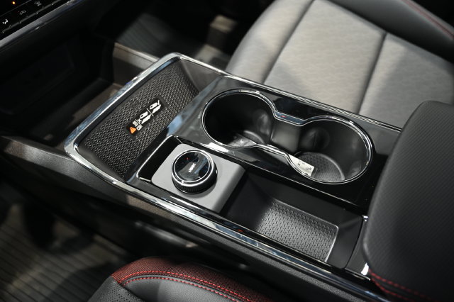 New 2027 Chevrolet Equinox RS w/ LPO, Floor Liner Package FWD image 18